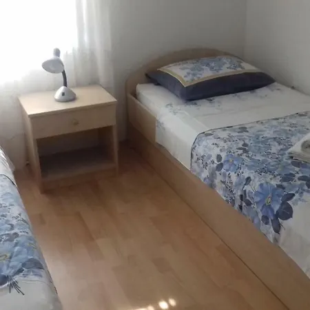 Jezidzic Apartman Kaštela
